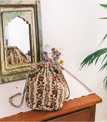 Pochette matelassée Ayati