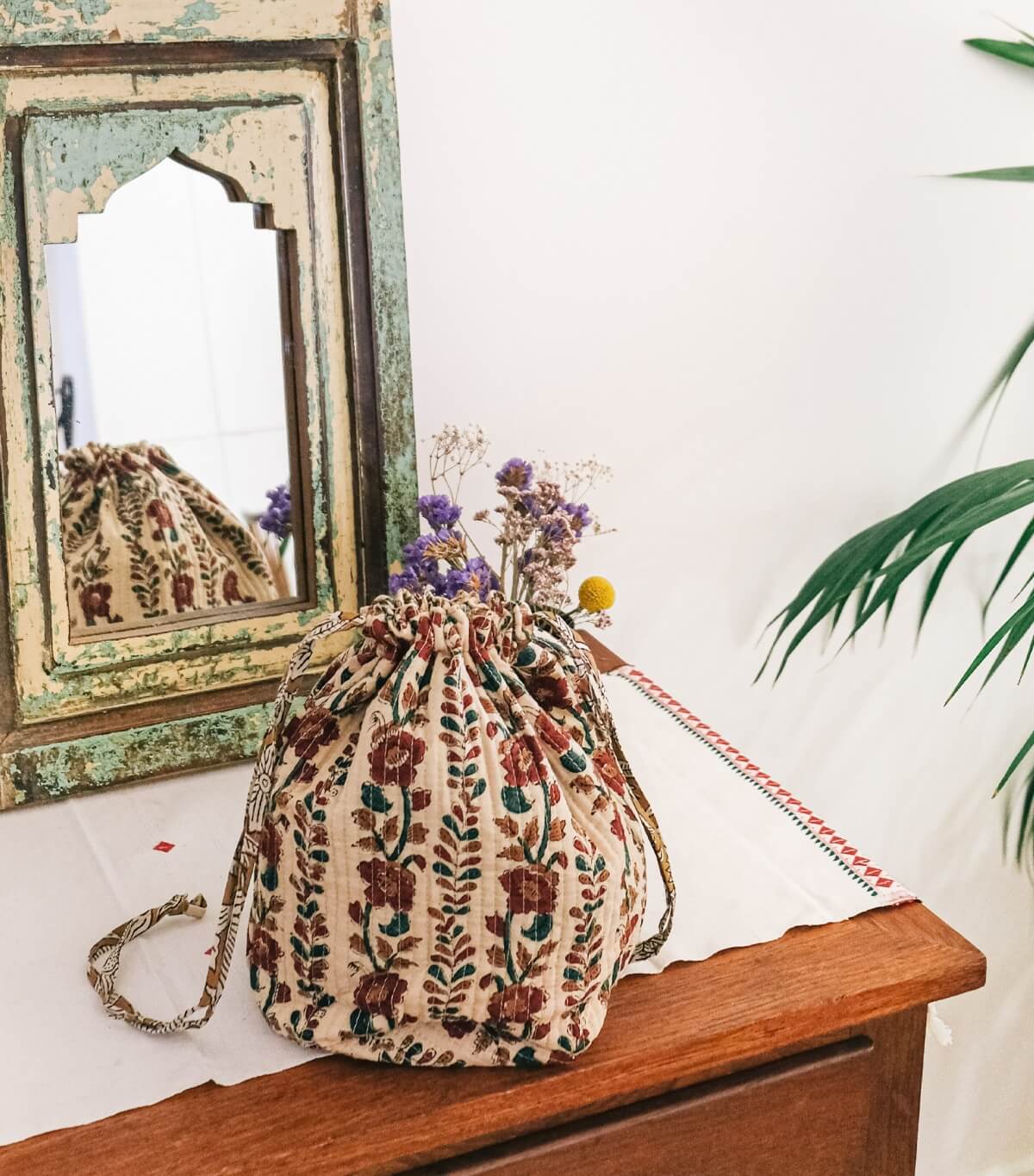 Quilted pouch Ayati