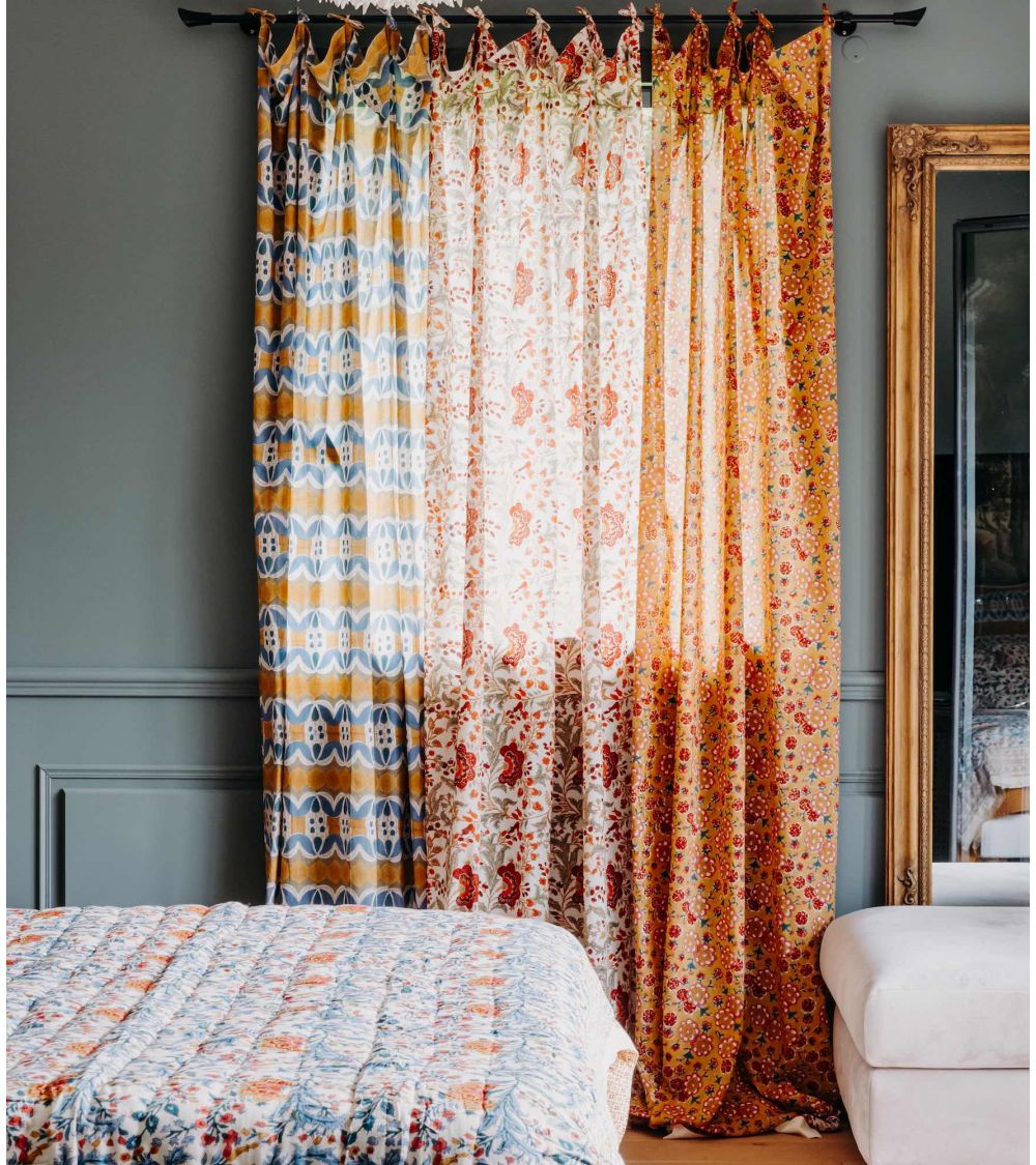 Curtain Dubi