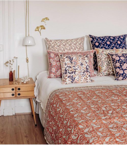 Paisley Quilt 96x105 in
