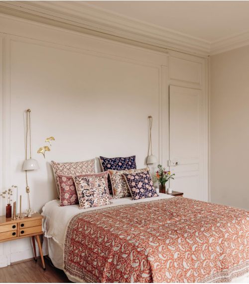 Paisley Quilt 63x89 in