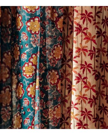 Curtain Dalia