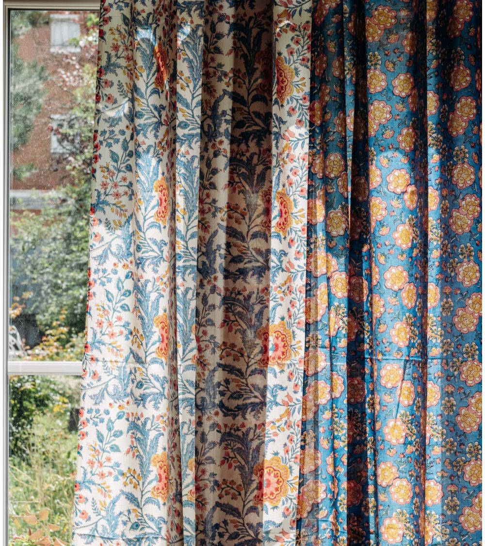 Curtain Archana