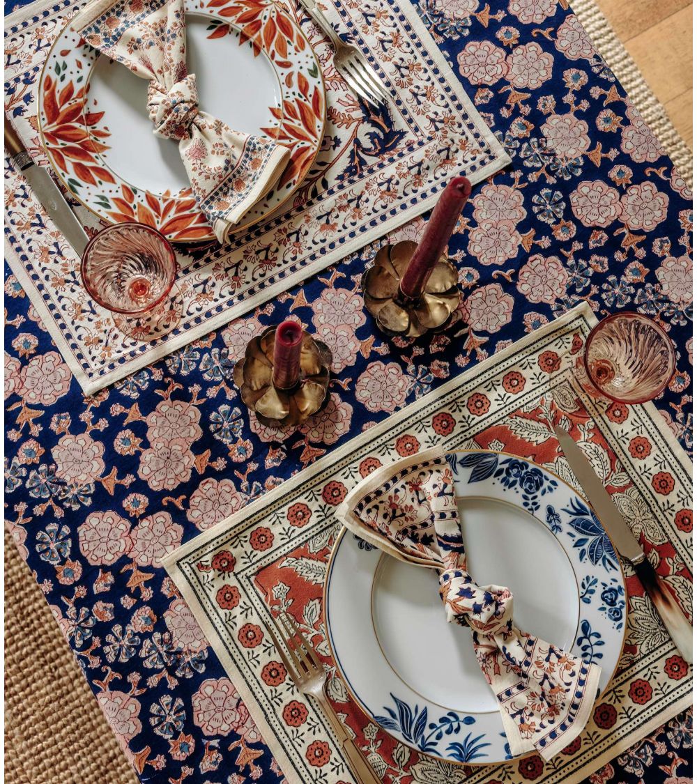 Dalia Tablecloth 67x118 in