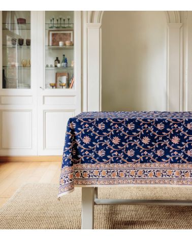 Dinty Tablecloth 56x93 in