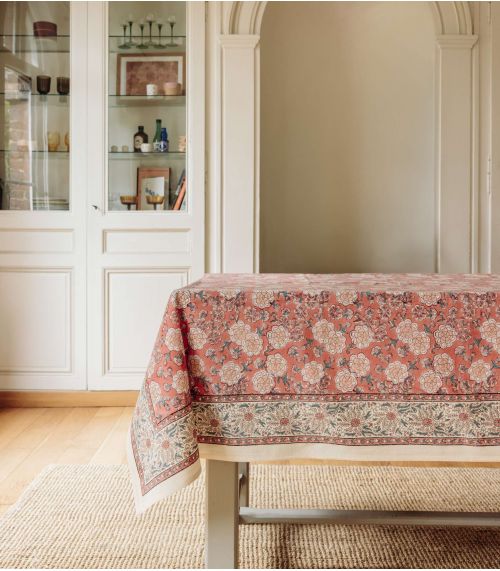 Dalia Tablecloth 67x118 in