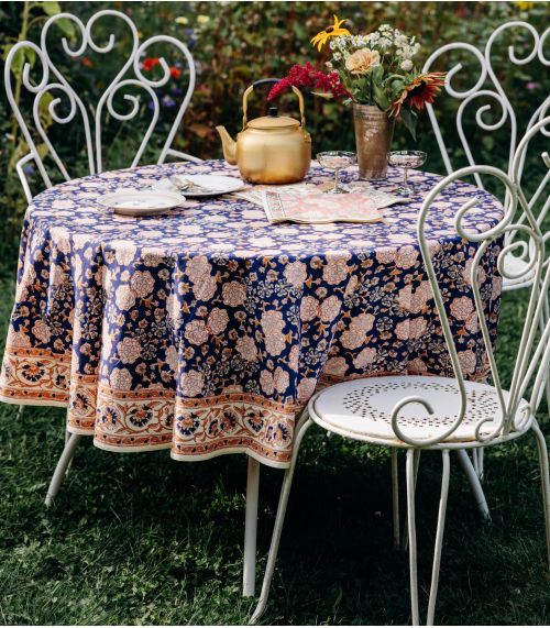 Dalia Tablecloth 69 in