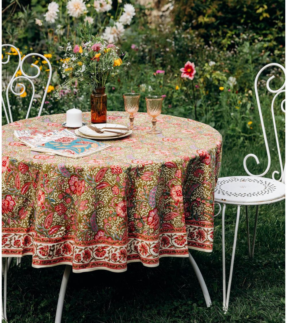 Lita Tablecloth 69 in