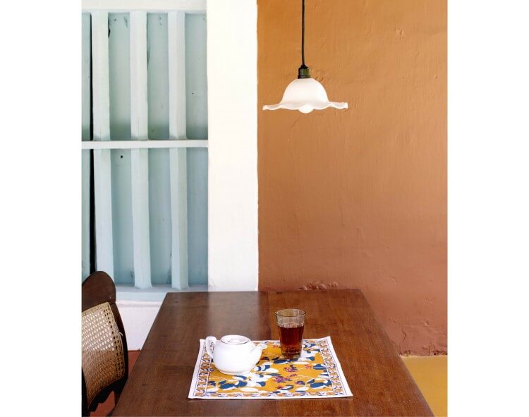 set de table jaune moutarde