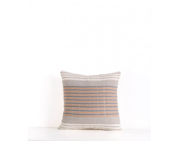 Housse de coussin écrue tissée à la main