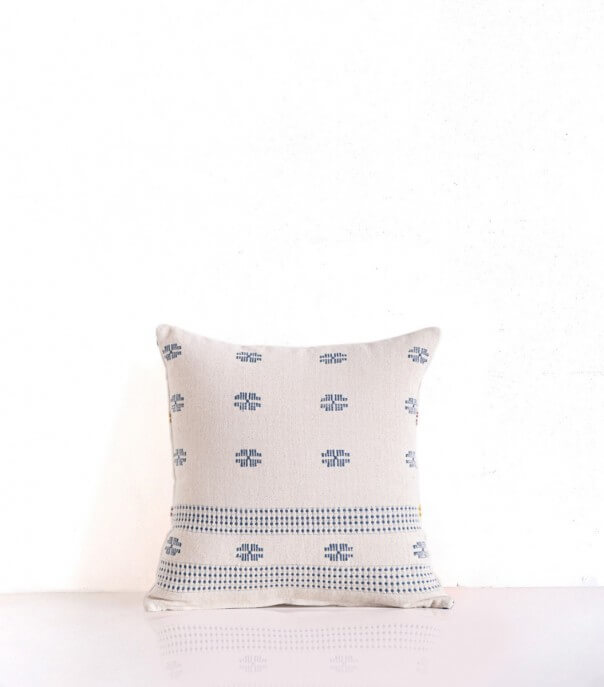 Housse de coussin tissée