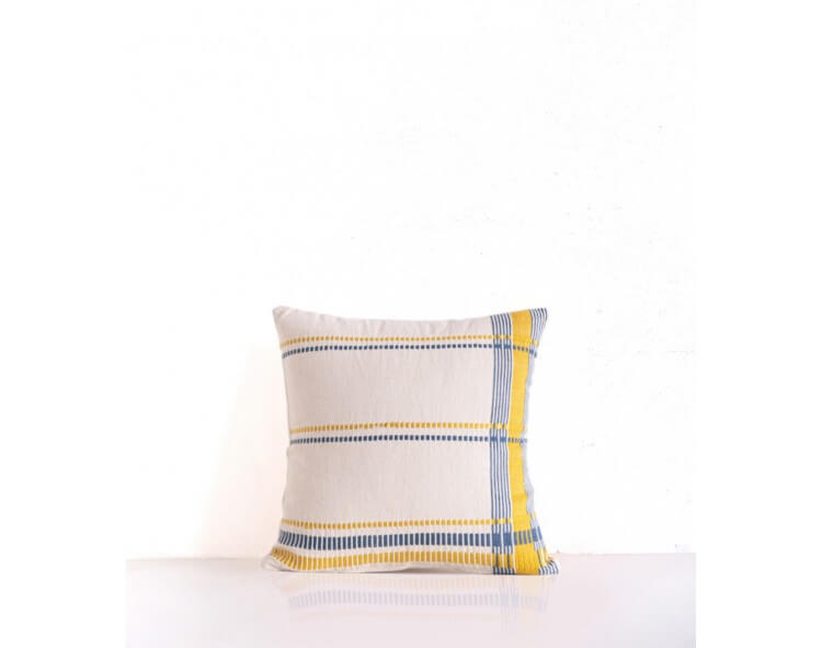 Hand-woven cushion cover