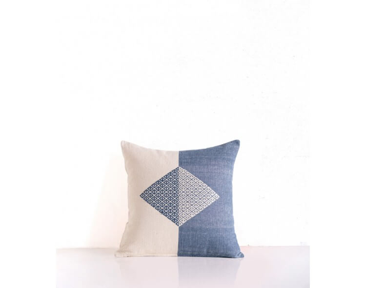 Housse de coussin tissée