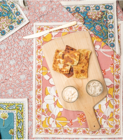 Pink table mat