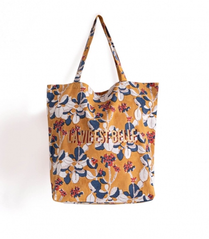 Tote bag