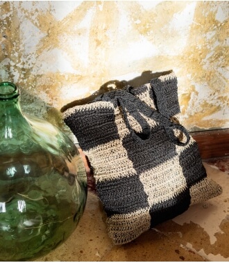 Handmade crochet bag / 17 x 15 inches