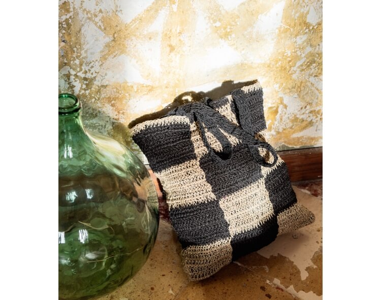 Sac crochet à la main / 43 x 38 cm