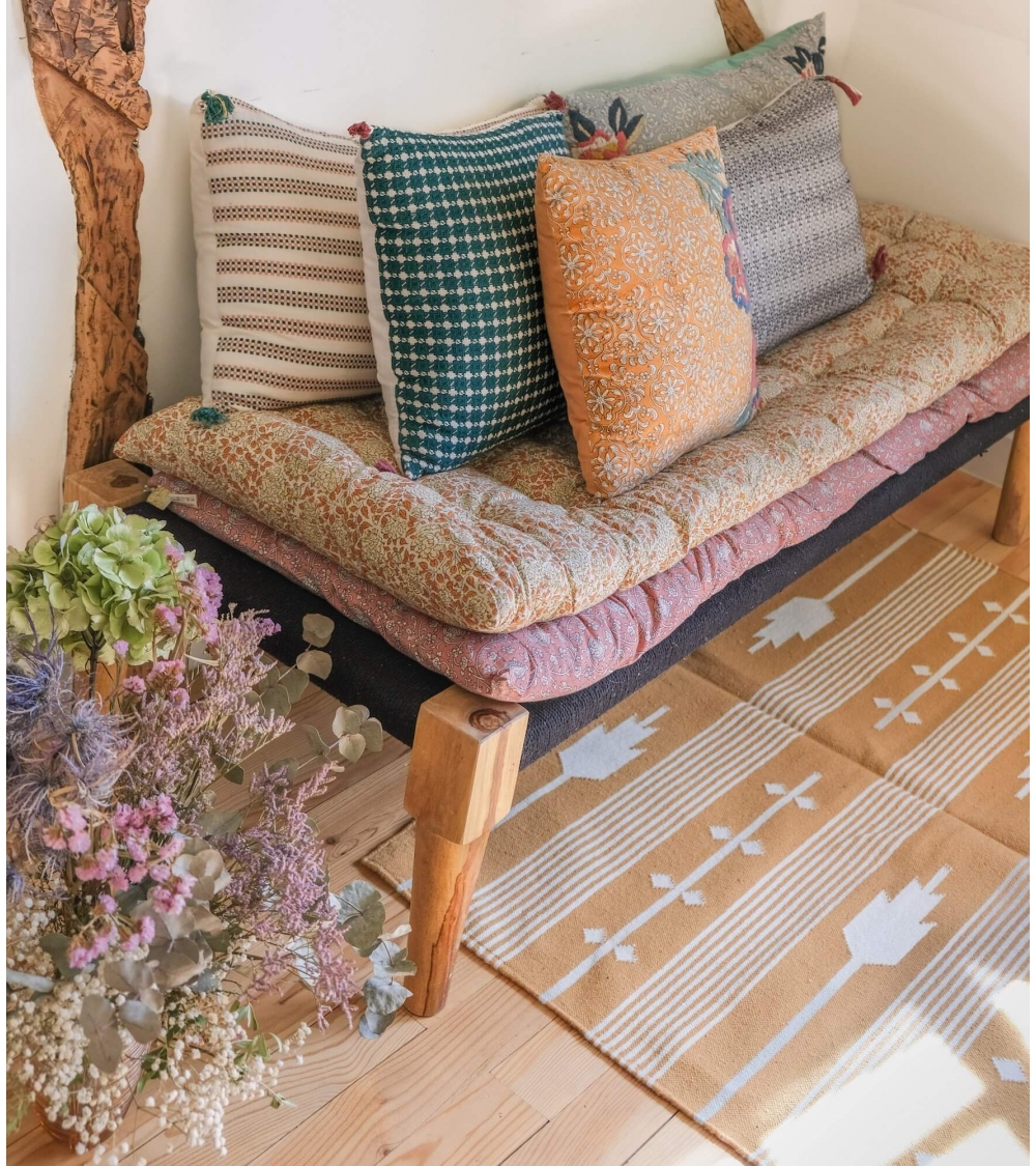Indian day bed
