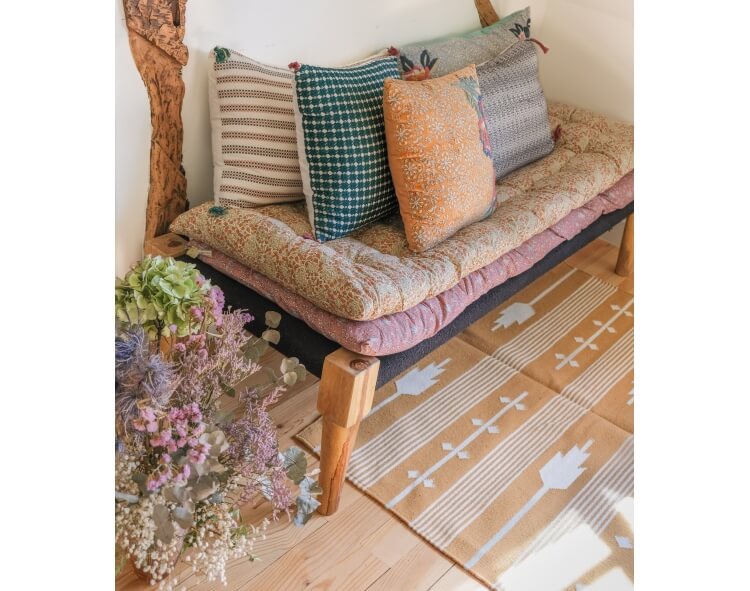 Indian day bed