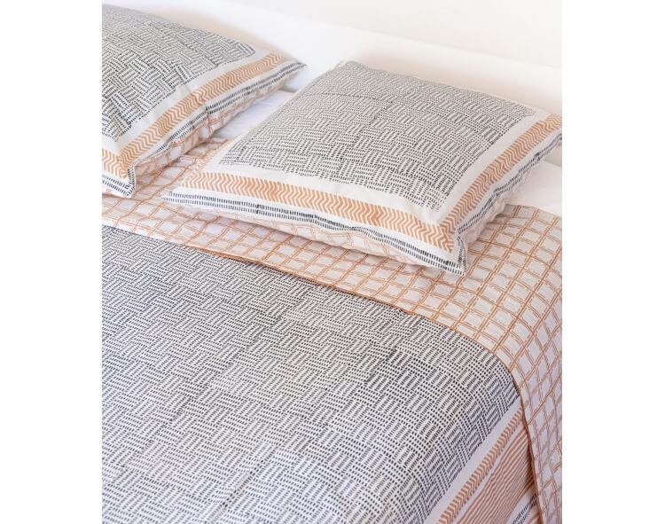 Duvet cover 87x94 inches - tan