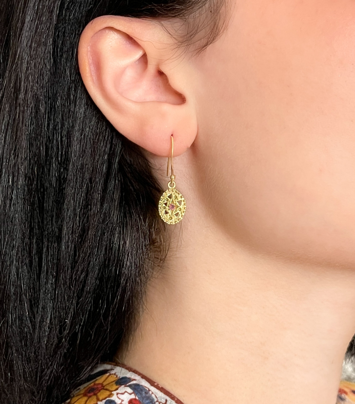 Boucles d'oreilles indiennes argent plaqué or et rubis