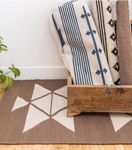 tapis tissé en laine kutch