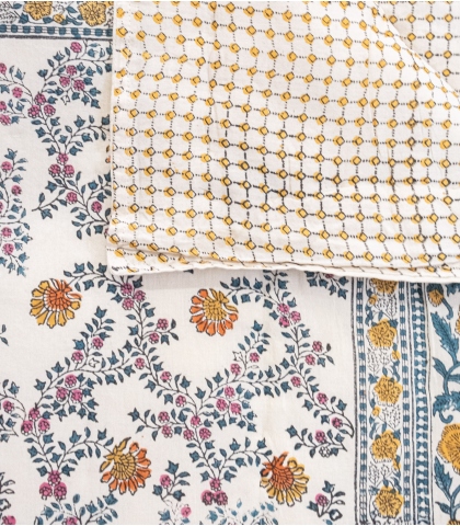 Printed quilt 63x89 inches - offwhite