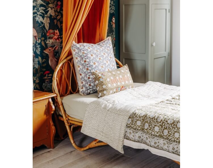 Décoration de chambre à coucher bohème chic par Jamini
