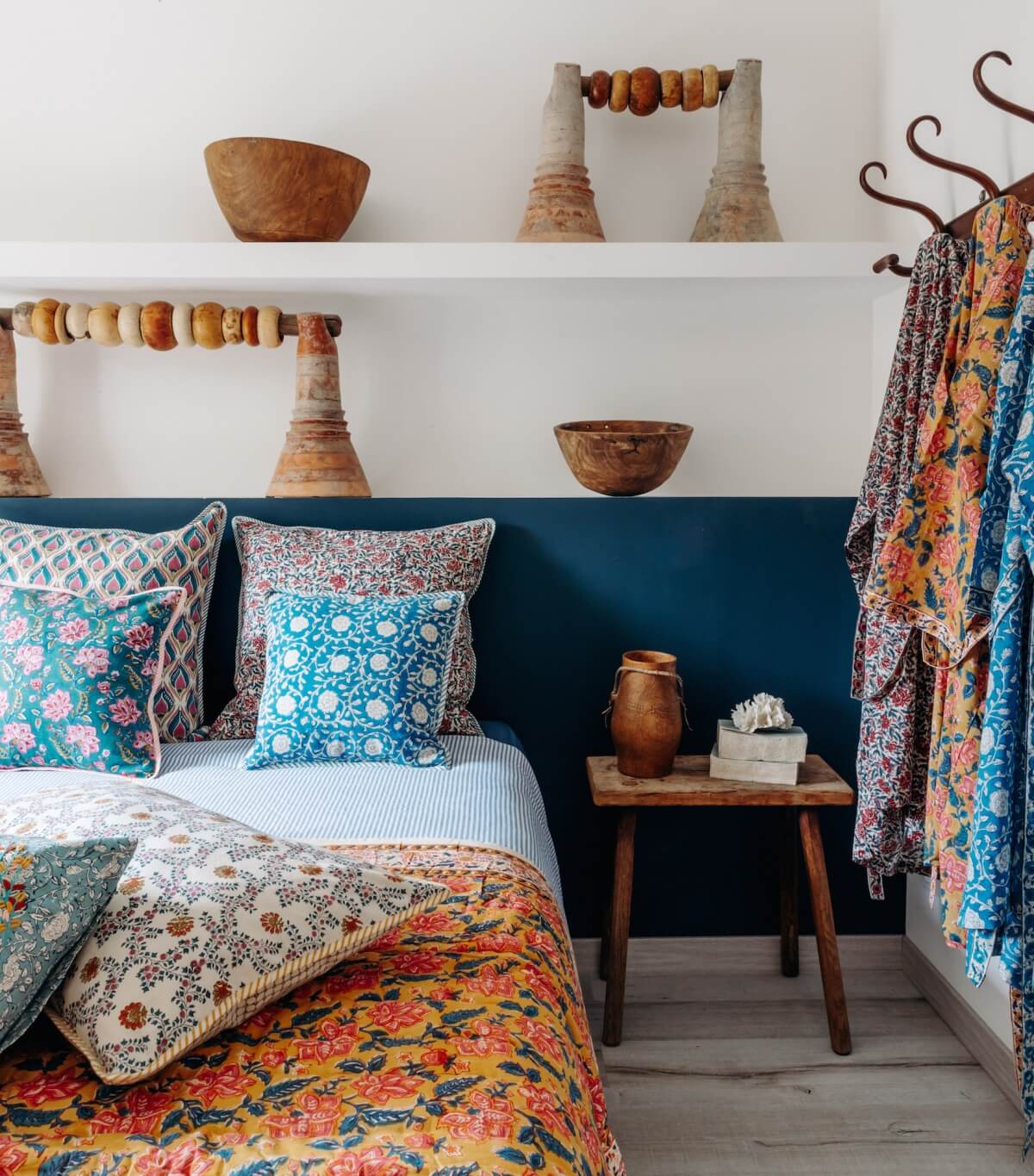 Printed cushion covers and indian quilt - Jamini