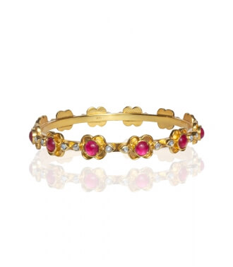 Gold plated bracelet with red quartz