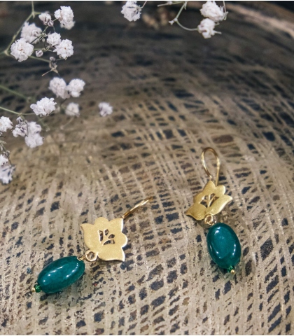 Floral earrings with green aventurine