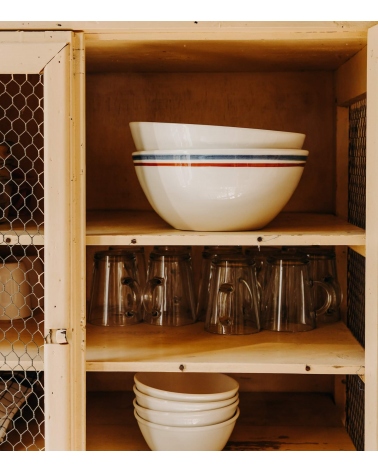 Ceramic salad bowls with stripes
