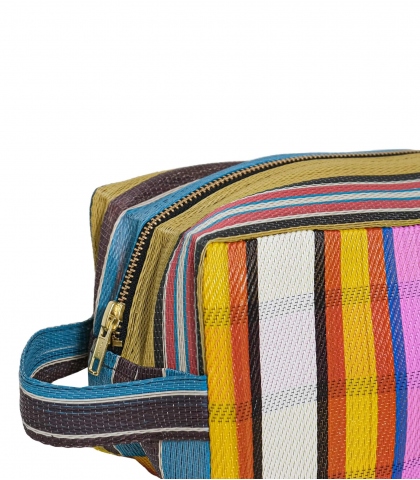 Woven make-up case