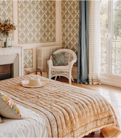 Printed quilt 63x89 inches - Banna tan