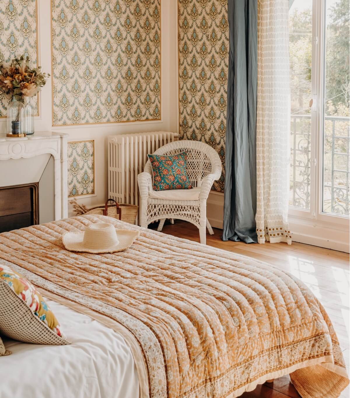 Printed quilt 63x89 inches - Banna tan