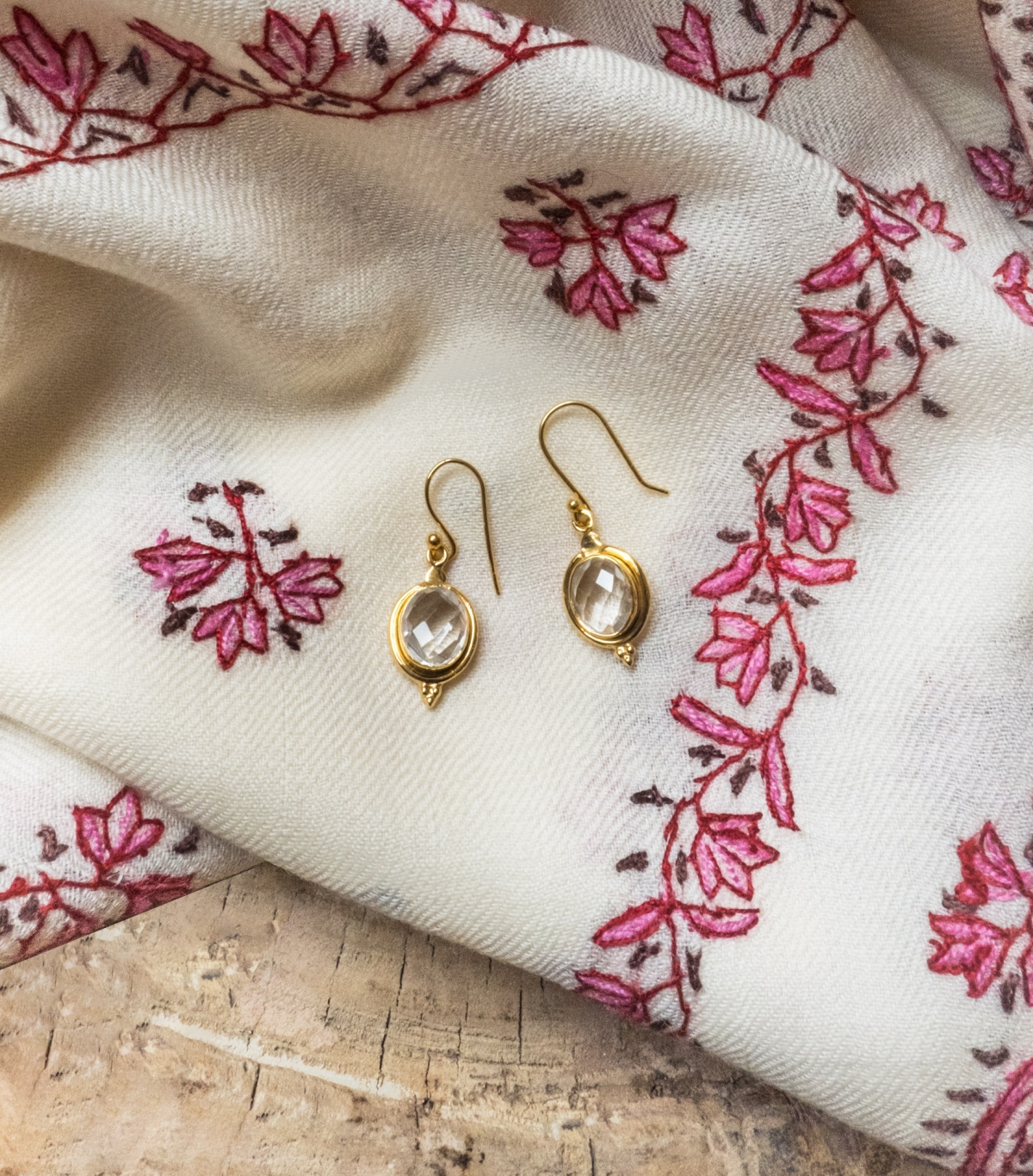 Gold plated earrings with crystal