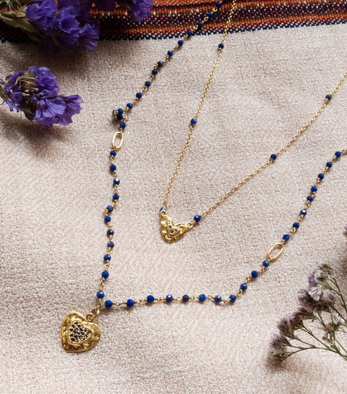 Necklace with lapis lazuli and sapphire