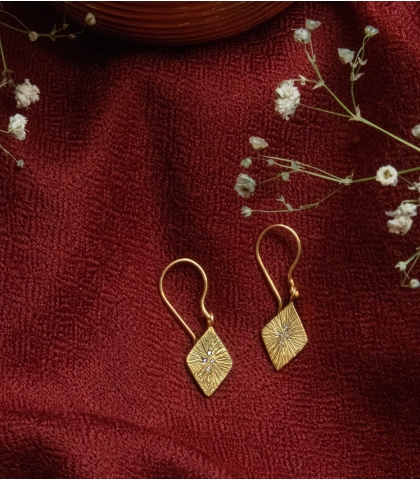 Boucles d'oreilles indiennes et zirconium