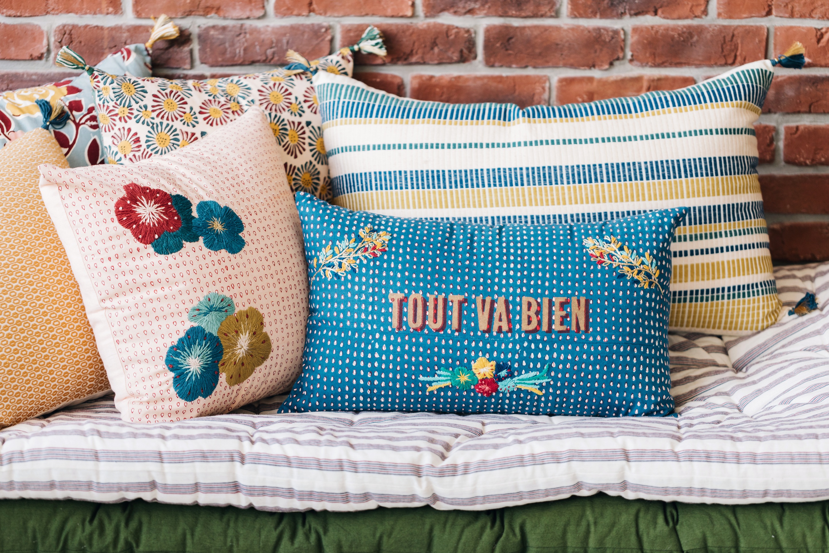 cushion Jamini