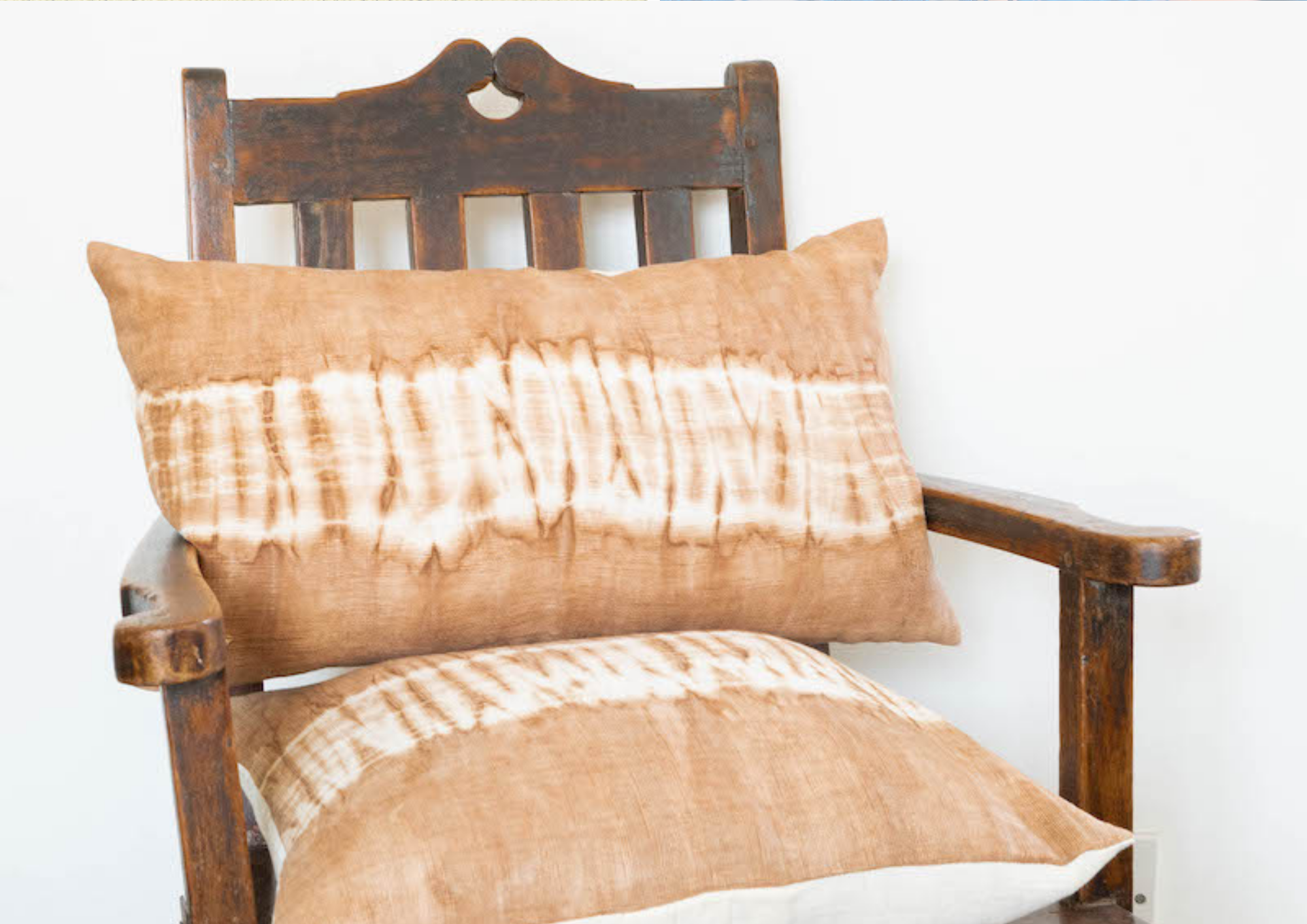 Nude beige Jamini cushion