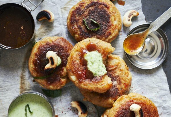 Discover the delicious Poonam Chawla